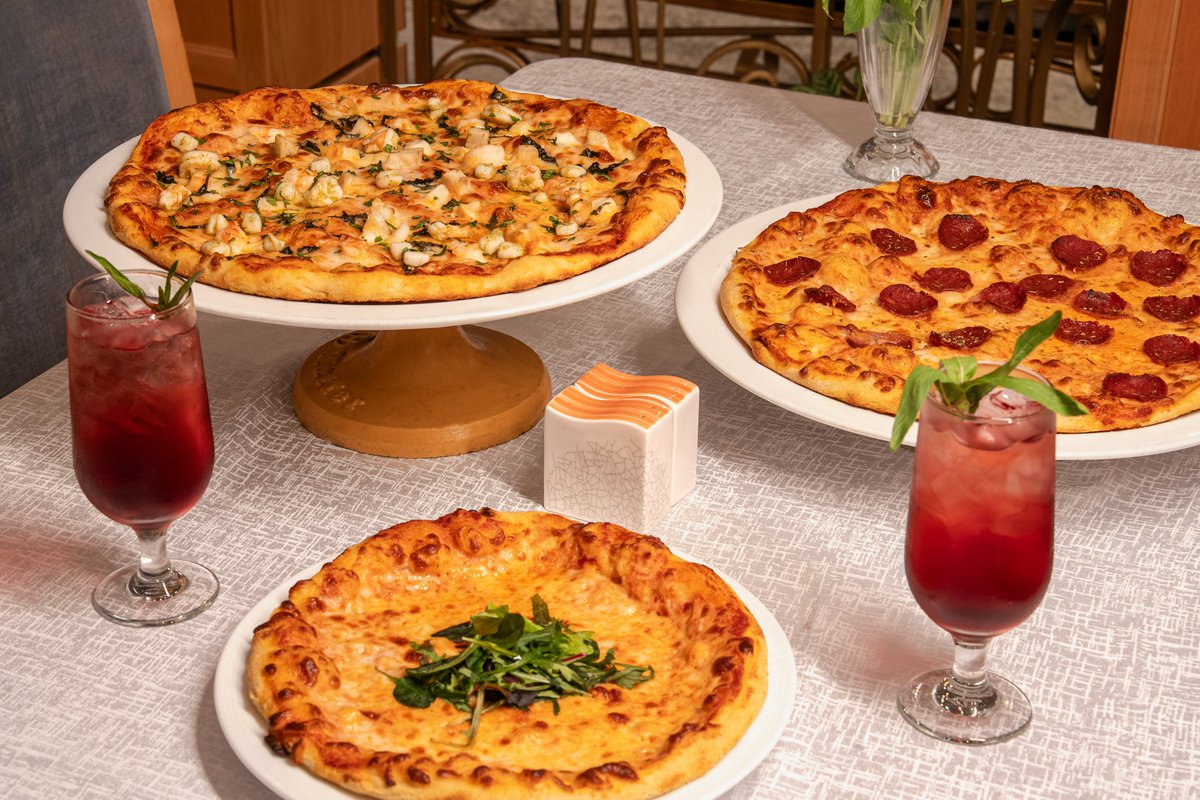 Join us for World Pizza Day at InterContinental Jeddah 🍕🇮🇹.
Authentic Italian flavors, mouth-watering pizza, and a truly immersive vibe.

نحتفل معكم بيوم البيتزا العالمي في فندق إنتركونتيننتال جدة 🍕
بنكهات إيطالية، بيتزا لذيذة، وأجواء تعيشكم التجربة بكل تفاصيلها