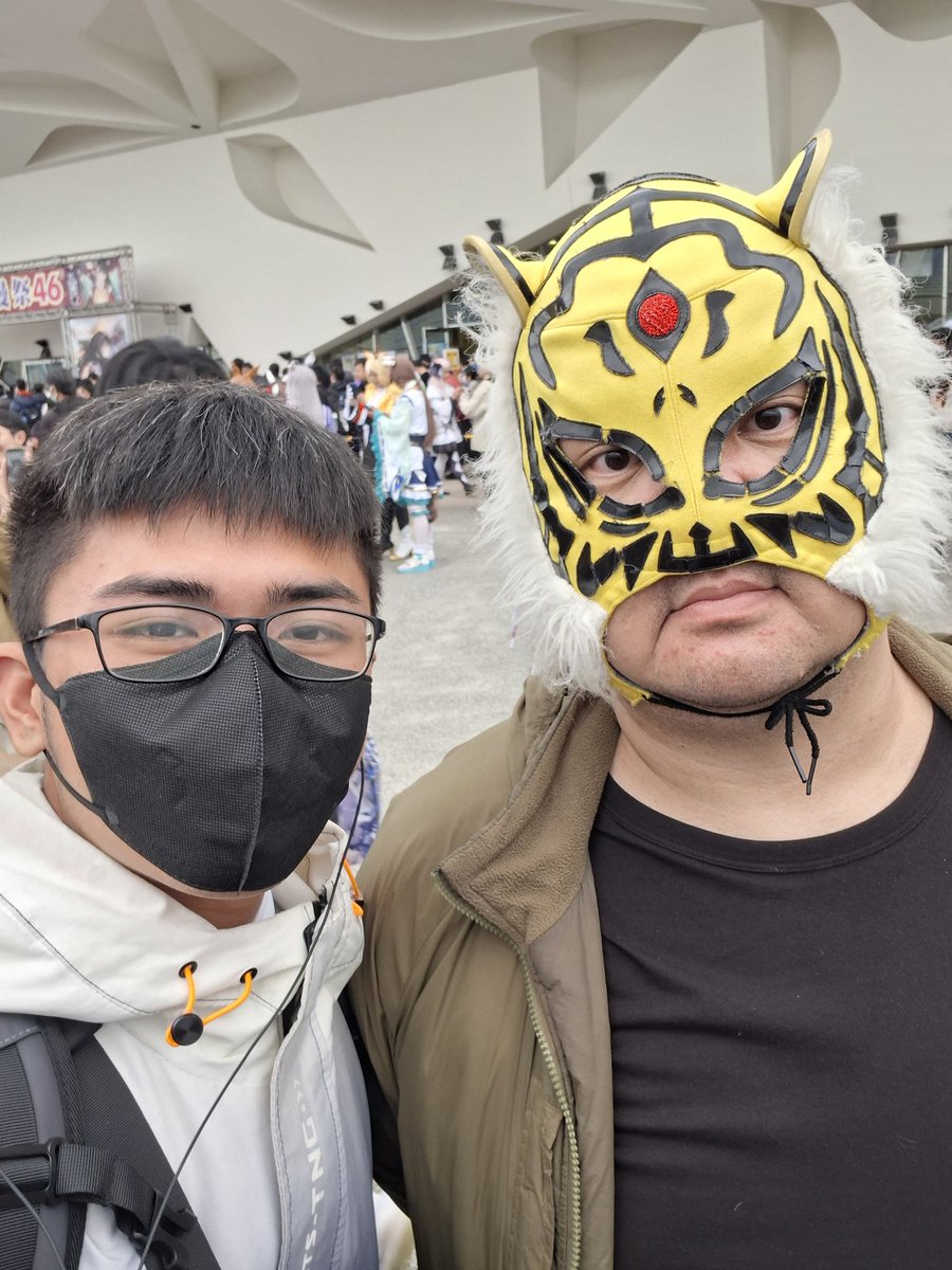 red50362247's tweet photo. 最重要的是和獲得了叔叔、懶貓、可愛的悠五主播、中指通的合照🥹
#Restia https://t.co/XRTywizlgT