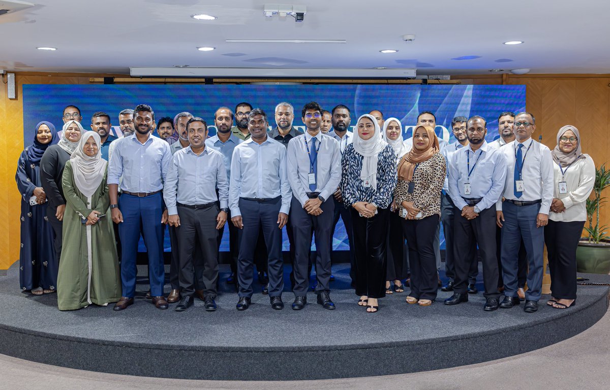 ކުންފުނި ވަގުތީގޮތުން ހިންގެވުމާއި ހަވާލުވެވަޑައިގެން ހުންނެވި، ޑރ. އަލީ އަޒުވަރާއި، ކުންފުނީގެ އިސްވެރިން މިއަދު ވަނީ ސްޓޭޓް ޓްރޭޑިންގ އޯގަނައިޒޭޝަން (އެސްޓީއޯ) ގެ ސީއީއޯ އަދި މެނޭޖިންގ ޑިރެކްޓަރު ޝިމާދު އިބްރާހިމްގެ އިތުރުން އެކުންފުނީގެ އިސްވެރިންނާއި މިއަދު ބައްދަލުކޮށް، ދެ