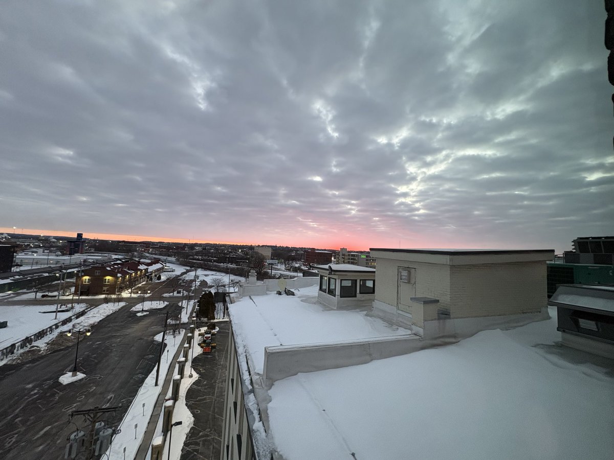 JeremyRatliff's tweet image. Kind of a sunrise, this morning… #dayton #ohio #sunrise @daytondailynews