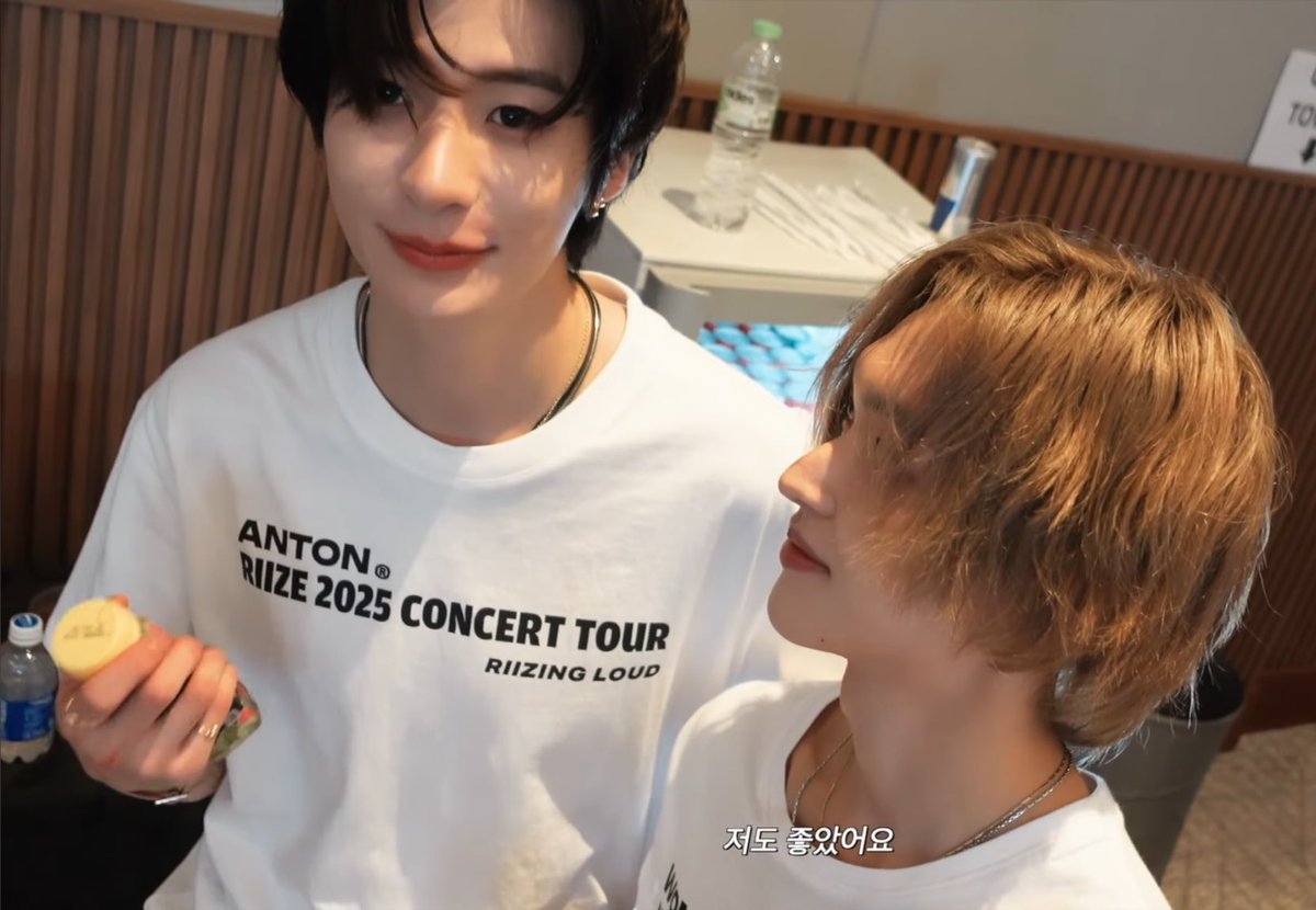 pesona indah wajahmu mampu mengalihkan duniaku 👉🏻👈🏻