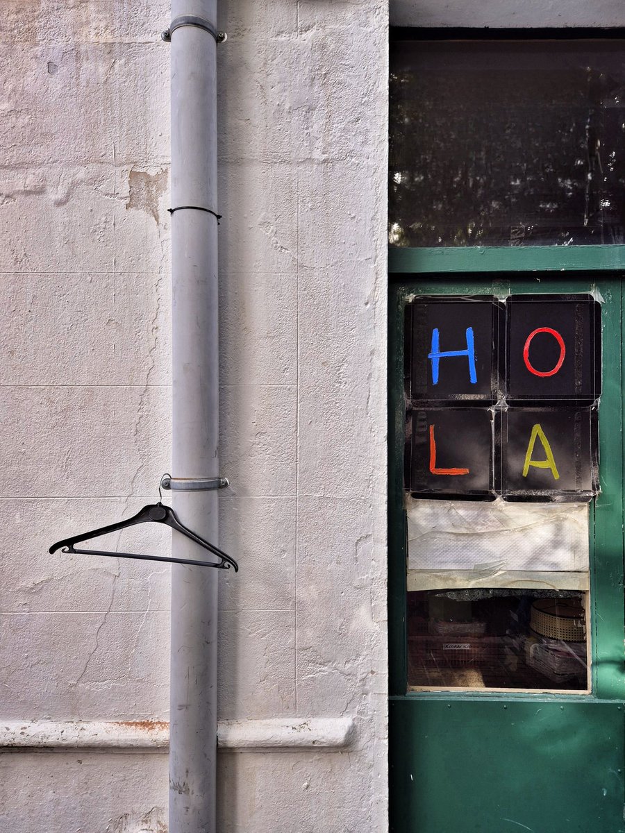 PHOTOGRAPHY:
Hola.

Parroquia de San Félix Africano.
Barcelona.

📷 Photo by JazzC.

#fotoconmoviljazzc #mobilephotograhy #photography #Barcelona