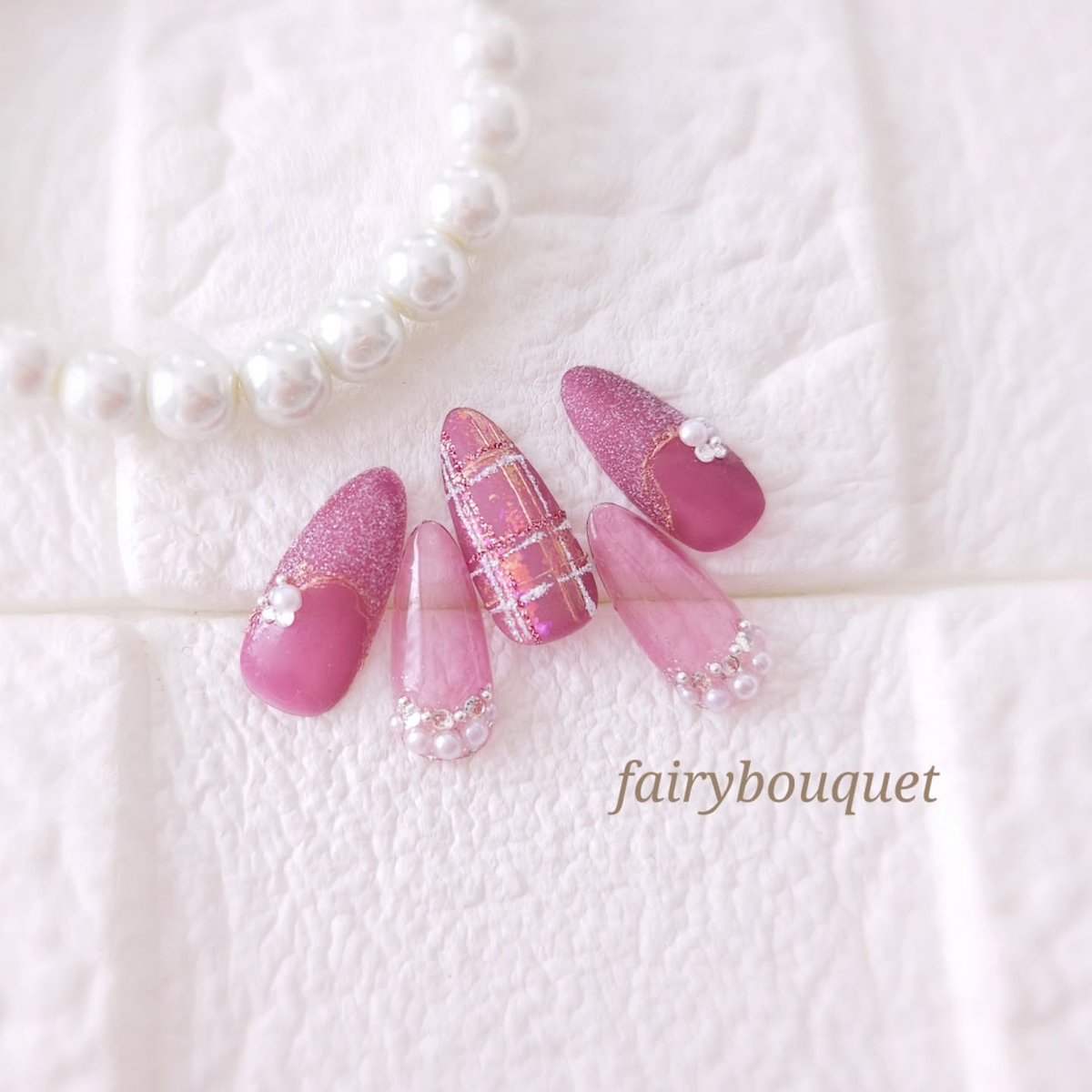 e_calla_flower's tweet photo. ♡
《ハンドネイルサンプル　
　　～バレンタインデートネイル～》

*─────
プリジェルEXより新発売
「ボンボンジェリーシリーズ🍭」

ジューシーで血色感たっぷり
可愛くも上品にもなるクリアーな3カラー✨

...

詳細はこちら↓（ネイルブック）
https://t.co/zc7J9nmI7K https://t.co/m5rvxwiKKM