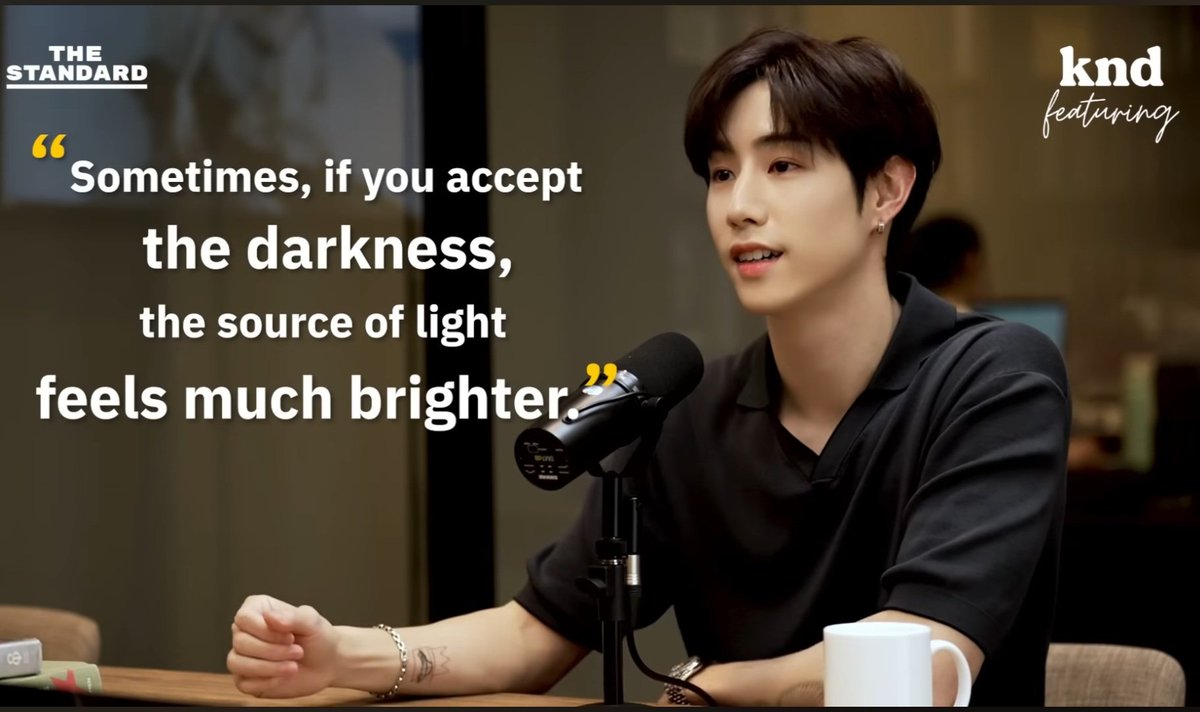 ประโยคนี้ของมาร์คทัชใจมาก 

"ถ้าเรายอมรับความมืดมนได้ แสงสว่างมันก็จะดูเจิดจ้าขึ้นกว่าเดิม"

#MarkTuan #Mark #段宜恩 #마크
<a href="/marktuan/">Mark Tuan</a> <a href="/DNAmngmnt/">Mark Tuan Official</a>