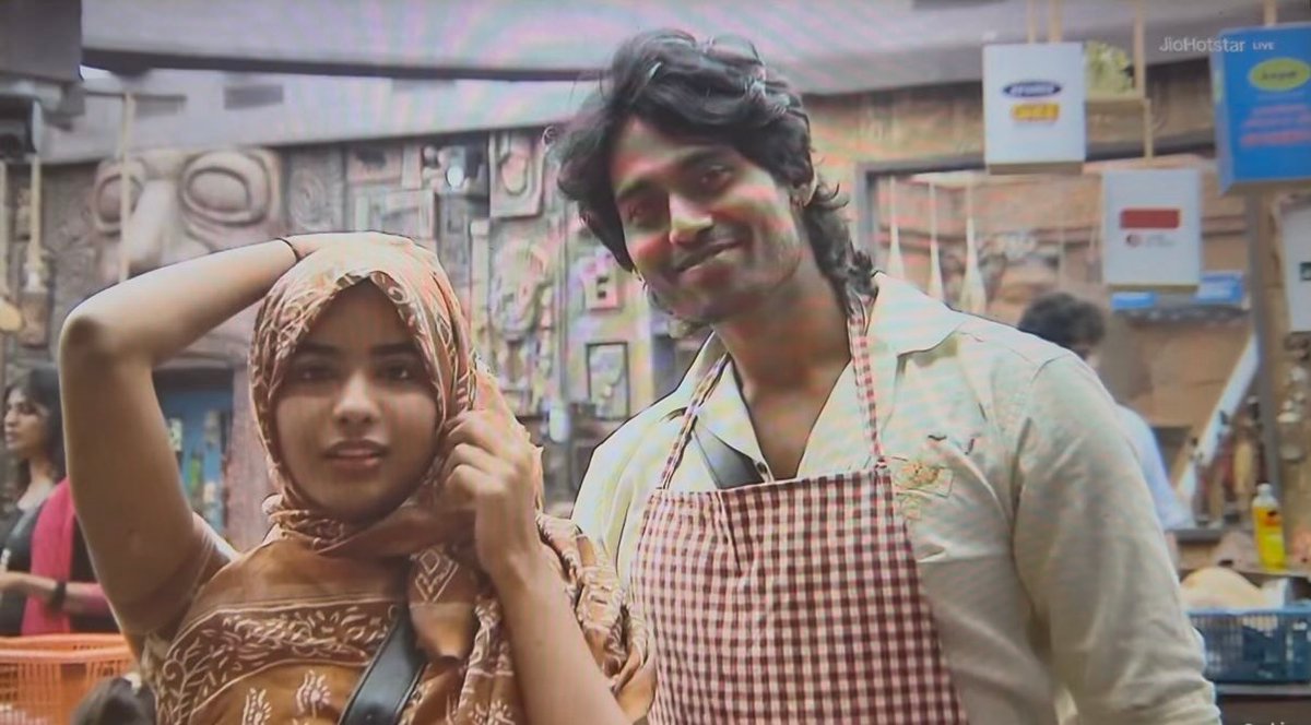 sambavamiruku's tweet photo. Koncham busy aaiten 😒 overa ah peedaiyans pesuraga pola 😂
Anyday intha pic > peedai 😂
#PeedaiPaaru #SeducerPaaru
#BiggBossTamil9 https://t.co/7Uk1MqztIN