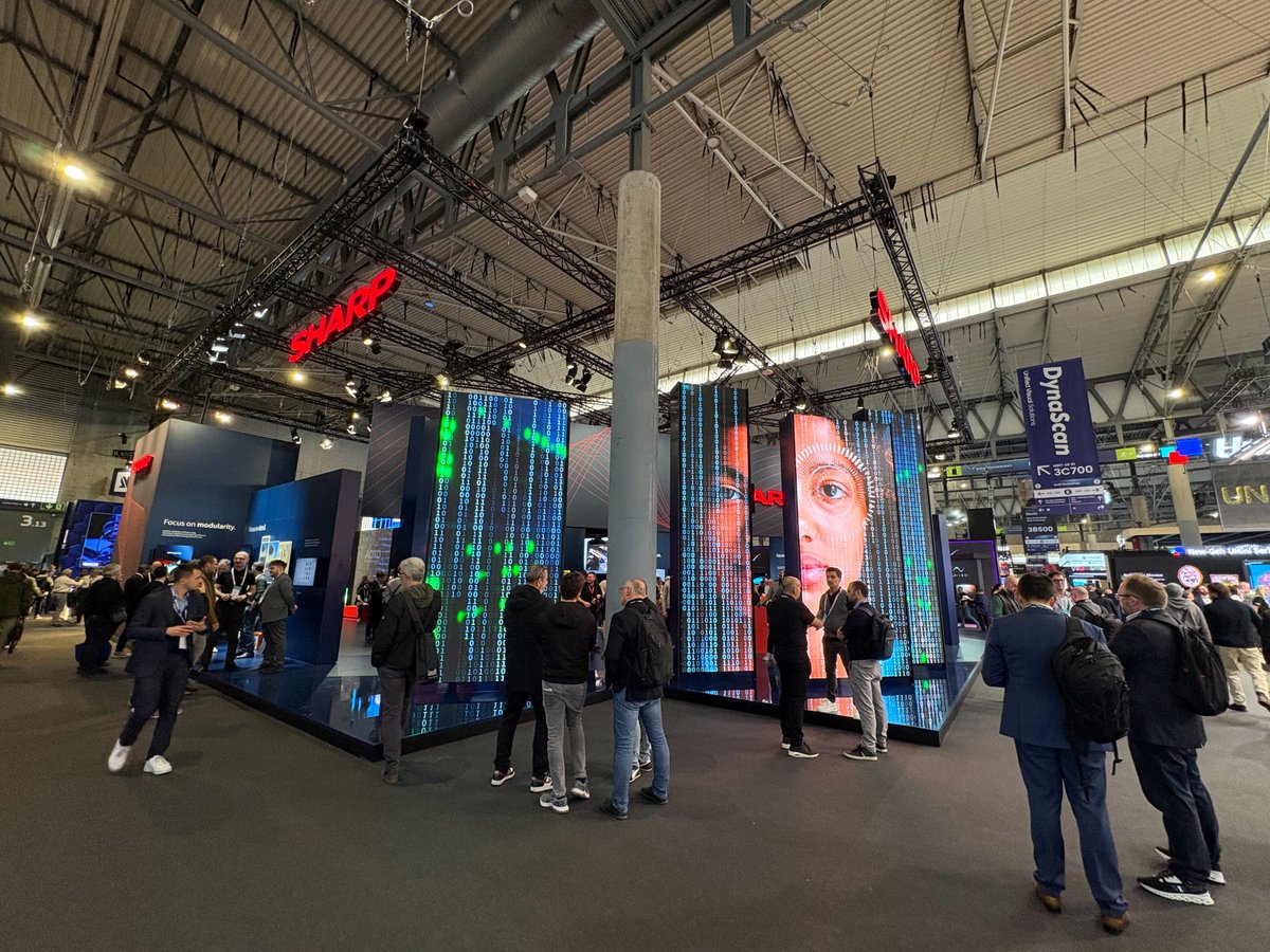 🖥 Screenly tweet media