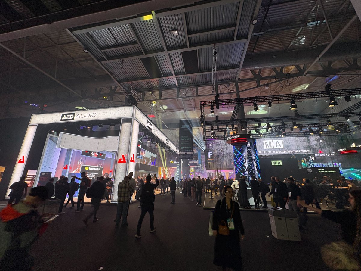 🖥 Screenly tweet media