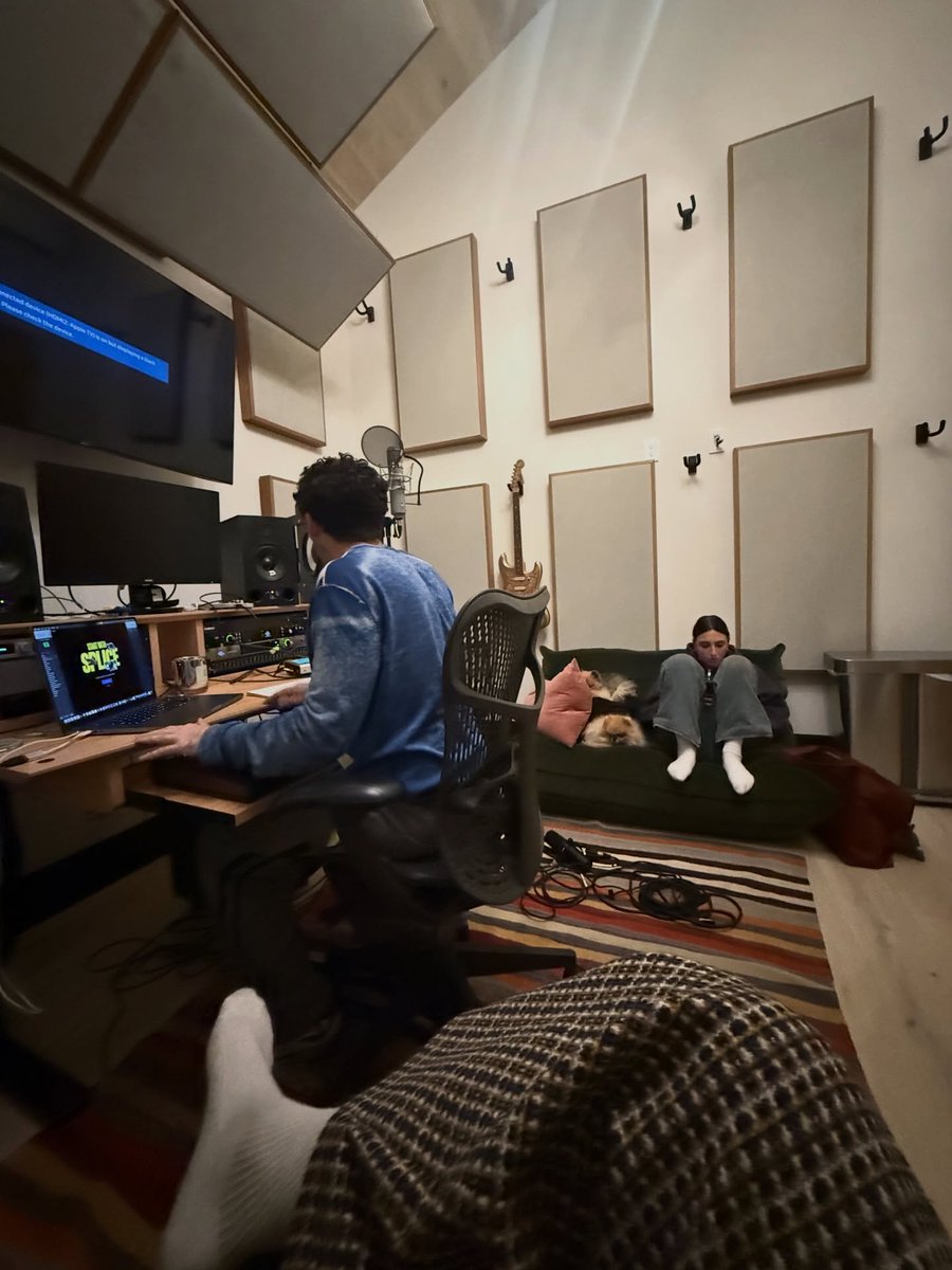 lauvhub's tweet photo. 🎙️ @lauvsongs in the studio with SOPHIAA

@/sophiaasongs via Instagram https://t.co/XjY9sleqic