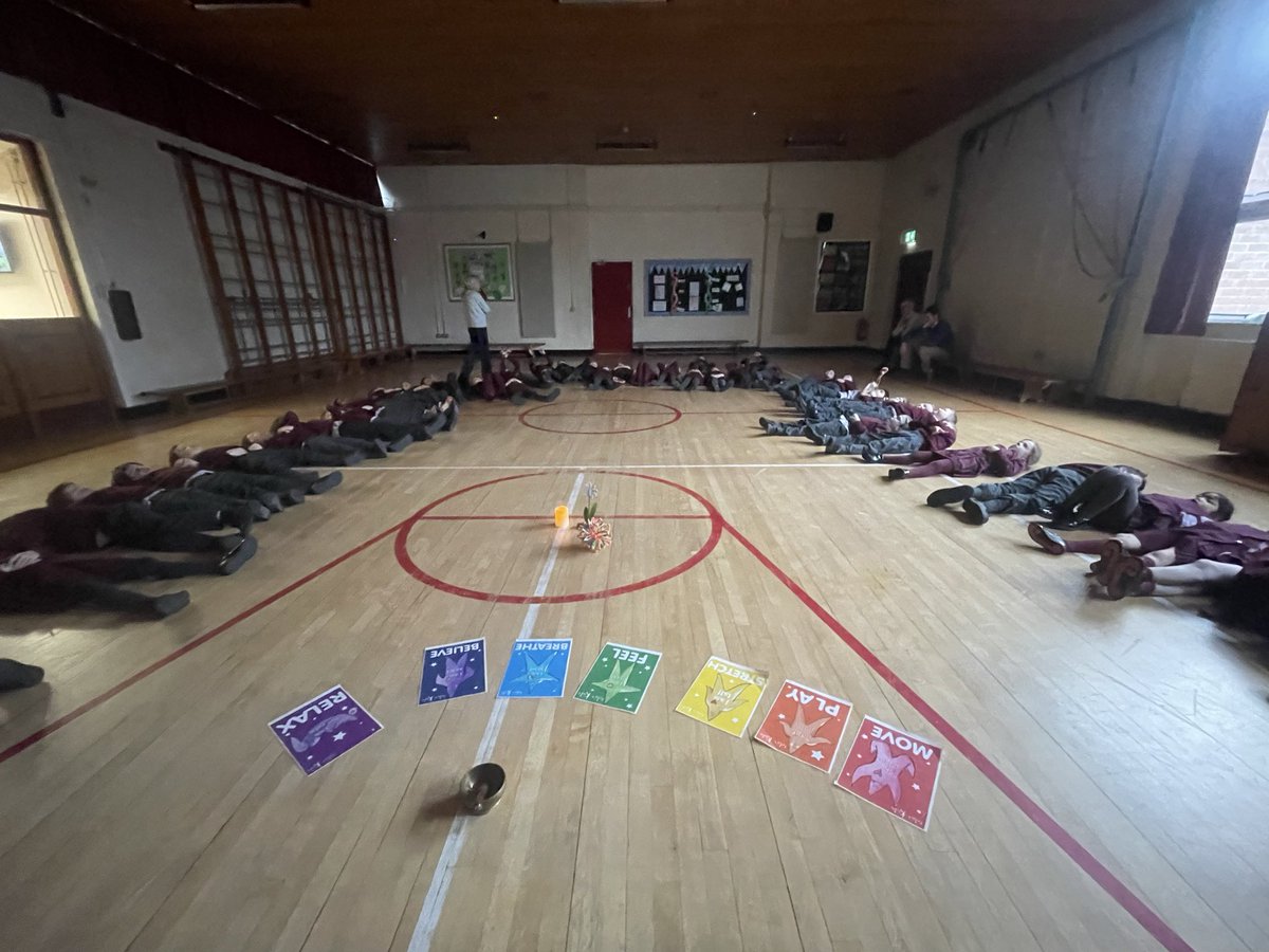 Relaxkidsbfast's tweet image. Lovely way to kick off #ChildrensMentalHealthWeek at St. Michael’s PS. Full day of helping kids understand and manage big feeling and helping them feel like they belong! 
#Toolsforlife #relaxkids #calm #positivethinking #happy #relaxkidsbelfast #childrensmentalhealth #affirmation