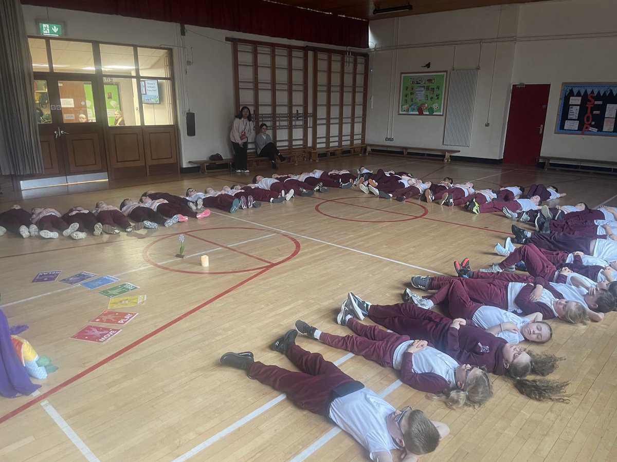 Relaxkidsbfast's tweet image. Lovely way to kick off #ChildrensMentalHealthWeek at St. Michael’s PS. Full day of helping kids understand and manage big feeling and helping them feel like they belong! 
#Toolsforlife #relaxkids #calm #positivethinking #happy #relaxkidsbelfast #childrensmentalhealth #affirmation