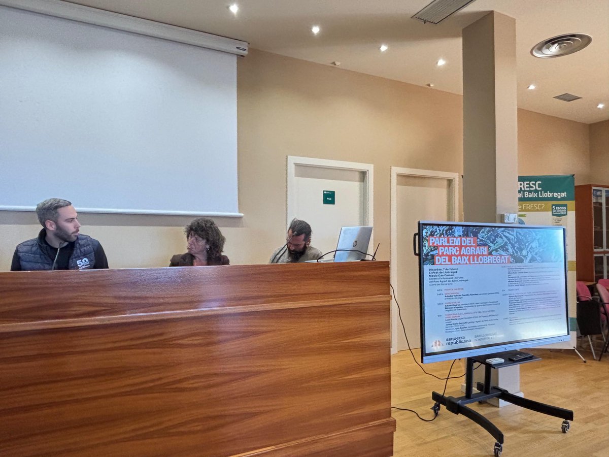 ERC_BaixLlobreg's tweet photo. 🥬 Dissabte vam celebrar una jornada molt profitosa sobre els reptes actuals i de futur del #ParcAgrari! Un espai que des d’ERC #BaixLlobregat creiem que cal potenciar i defensar. ✊

Moltes gràcies a tots els ponents i a tots els assistents per venir! ❤️ https://t.co/lZ2Hg8xjWP