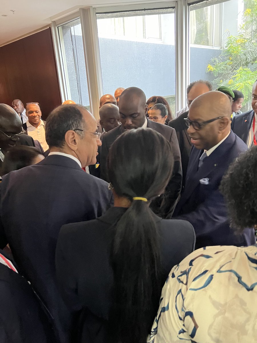 L’ambassadeur Abdellah Sbihi a pris part à Libreville à la 5ème Mission Multisectorielle du Club Afrique Dév organisée en partenariat avec l’ugb filiale de Attijariwafa bank, rencontre de haut niveau réunissant des décideurs publics et privés en présence du VP de la République.