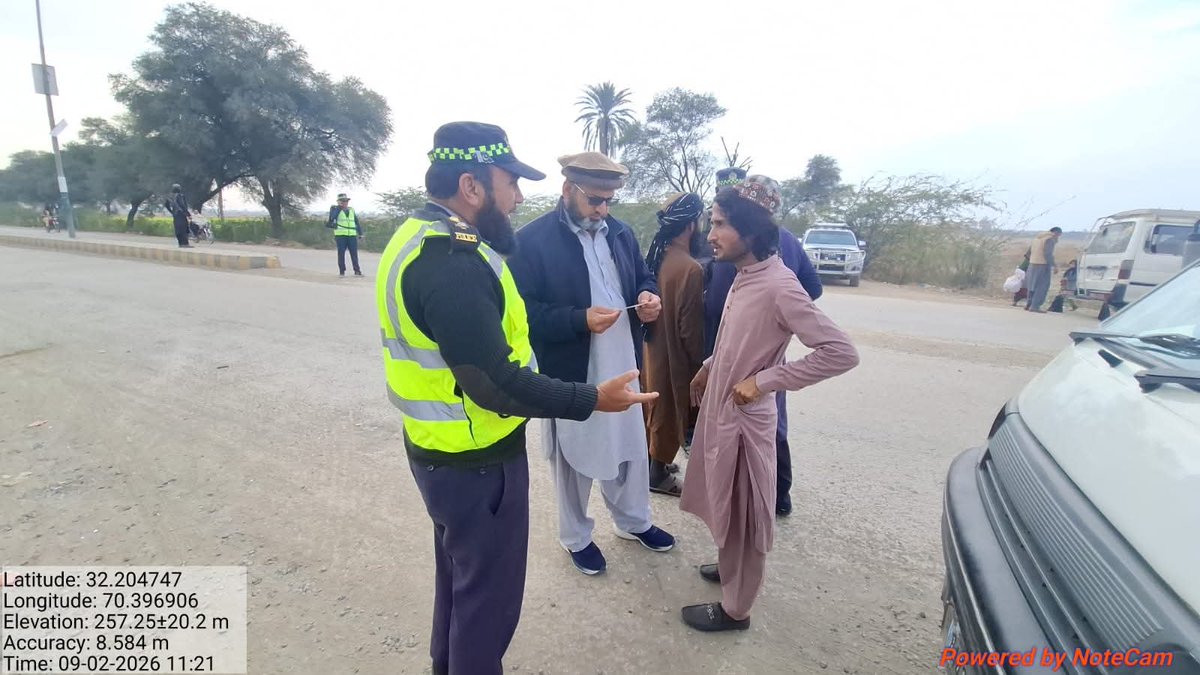 DCTankKP's tweet photo. #صوبائی_حکومت_کا_عوامی_ایجنڈا

ایڈیشنل اسسٹنٹ کمشنر ٹانک ملک ساجد علی خان کا انچارج ٹریفک پولیس ٹانک کے ہمراہ خود ساختہ کرایوں میں اضافے اور ذائد سواریوں کے بٹھانے کے خلاف کریک ڈاؤن https://t.co/Y27vVfjMWM