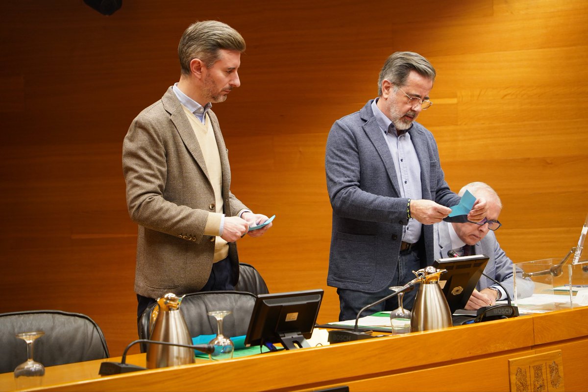 Retomamos el curso parlamentario con la sesión de constitución de la Comisión de Innovación, Universidades y Desarrollo Tecnológico. 

El grupo de trabajo estará presidido por el diputado <a href="/VicenteBetoret/">Vicente Betoret</a>