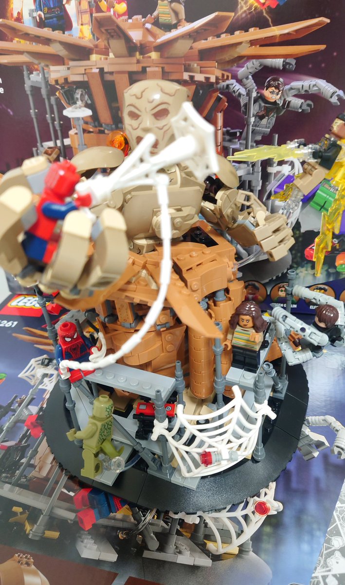 昨日は投票行った後は選挙特番見るのはあまり好きじゃないでひたすらLEGOを組んでいました。スパイダーマン ノー・ウェイ・ホームのラストバトルが完成しました🕸️🕷️🕷️🕷️🕸️大型のLEGOを組むのは楽しいなぁ🤗そんな昨日でした(:3[▓▓]