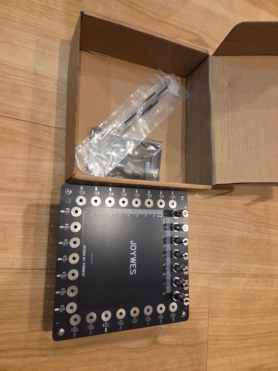 nanayan's tweet image. ニッチなのは大体アリエクで探せばある
これは基板のパターンに激細プローブ当てといて解析とかで使うアレ
学生時代同じようなの使ってたけど、どこで買ってたんだろ？