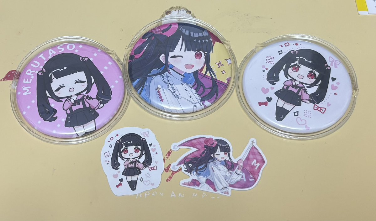 2月14日のライブで販売する新グッズ達です！ どれも可愛いから手