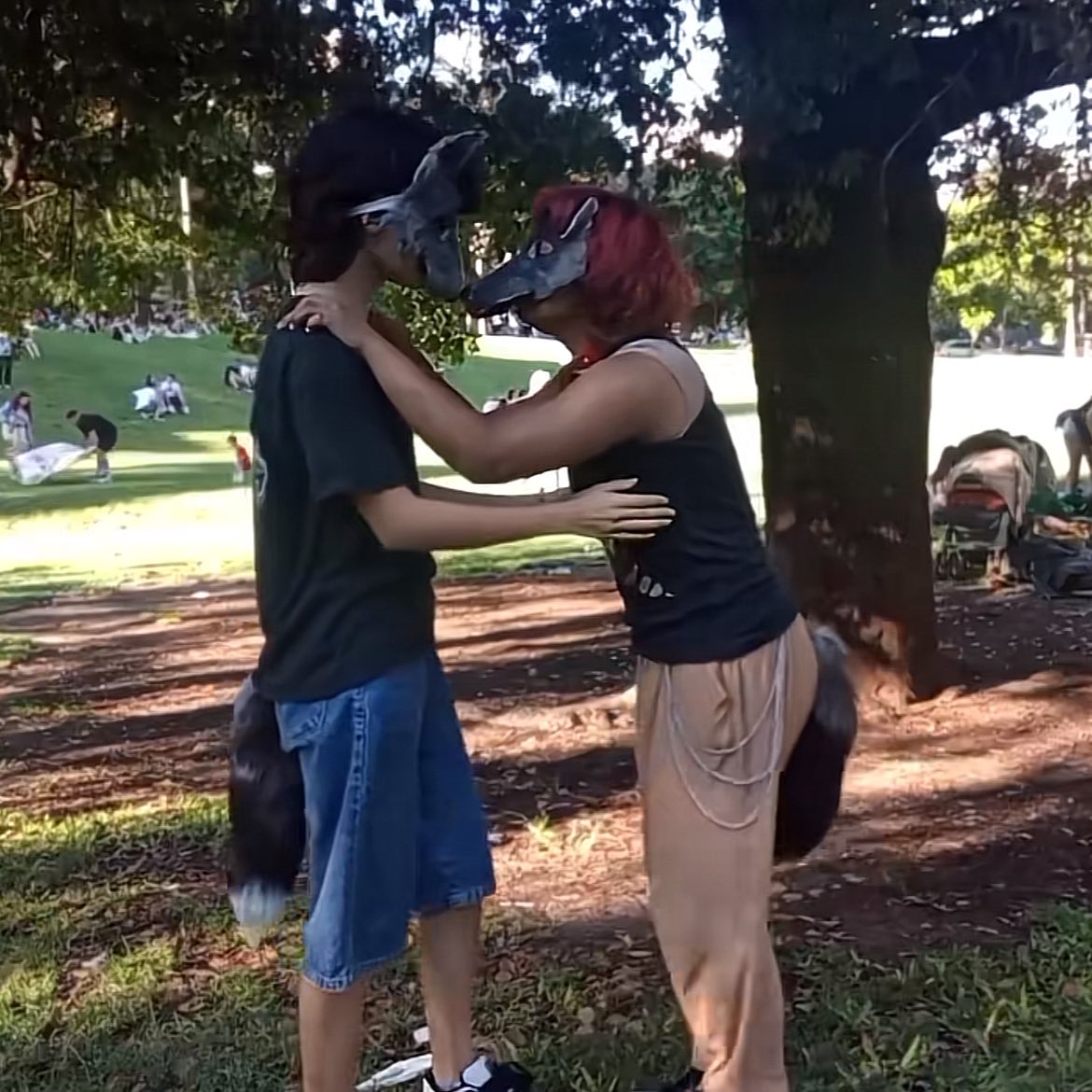 un therian tiene pareja y vos no