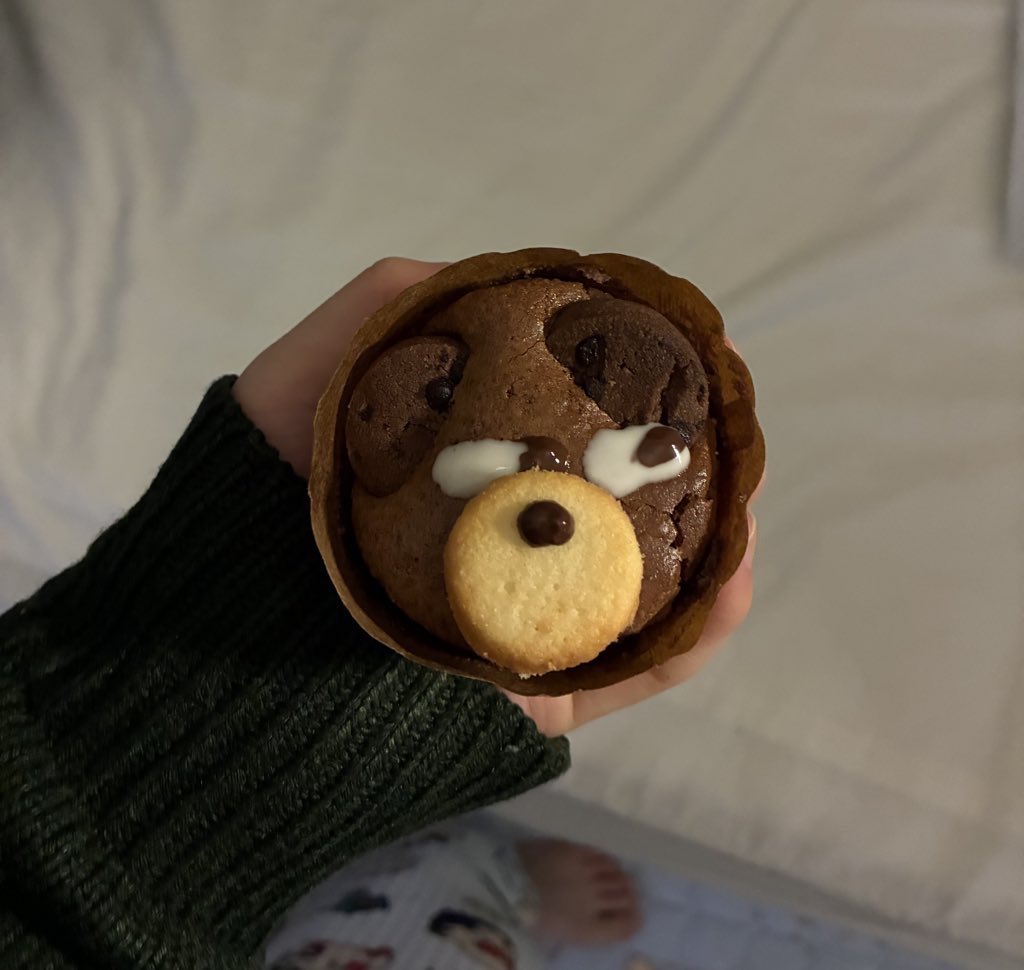 lilluv2u's tweet photo. クマフィン作ってたのに菊池風マフィンになった https://t.co/Xz1JoHOlC5