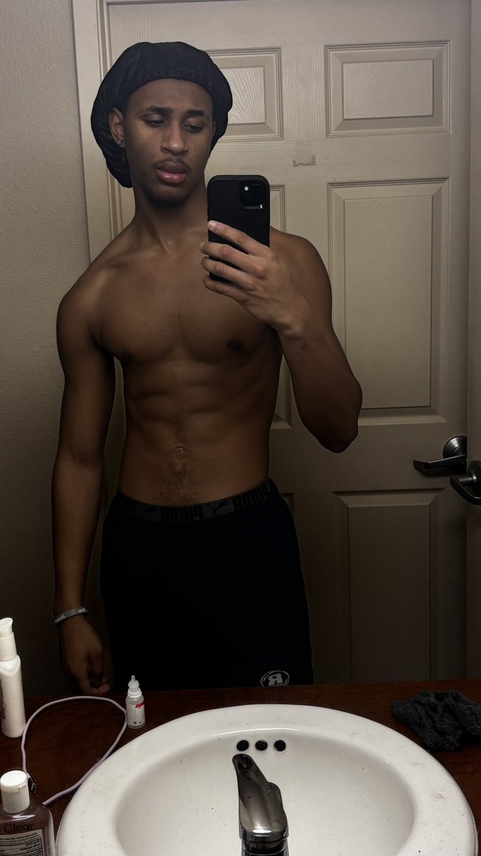 Lightskin Central tweet media