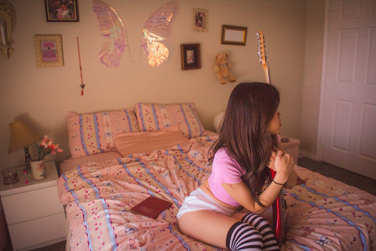 emma 🔜 Creators After Dark tweet media