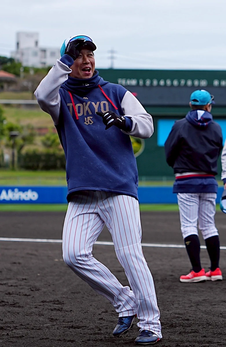 大幅値下げ！ヤクルトスワローズ山田哲人選手本人使用 リストバンド、靴下 東京ヤクルトスワローズ公式 on X: 