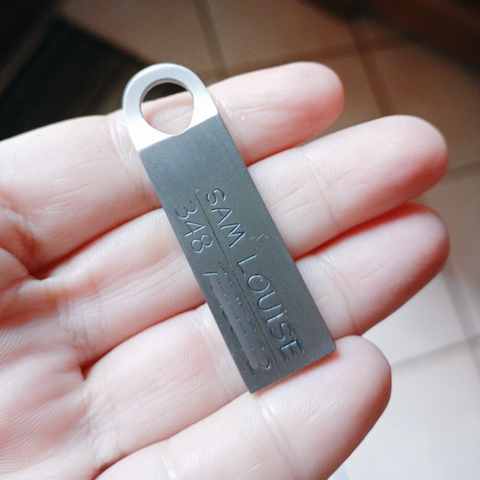 JunFender's tweet photo. Finally my Sam Louise has her Deathstranding inspired  Q-pid  dogtag! 💙 Love it! handmade by my brother. Now Sam is ready for a cosplay 😂
#SamLouise #fakelabrador #dogtag #qpid  #DeathStranding #hideokojima https://t.co/qe0ZqMbrn6