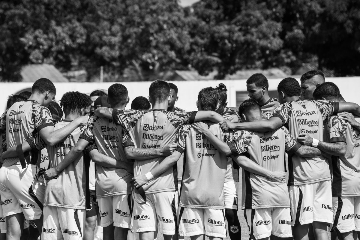 Fechar fileiras. Apertar os punhos. Olhar no olho.
Aqui não tem desistência — tem união, e raça.
Quem veste essa camisa luta até o último segundo.
Estamos juntos, torcida do Leão do Tapajós.
#ParazãoBanpará2026 #LeãoDoTapajós