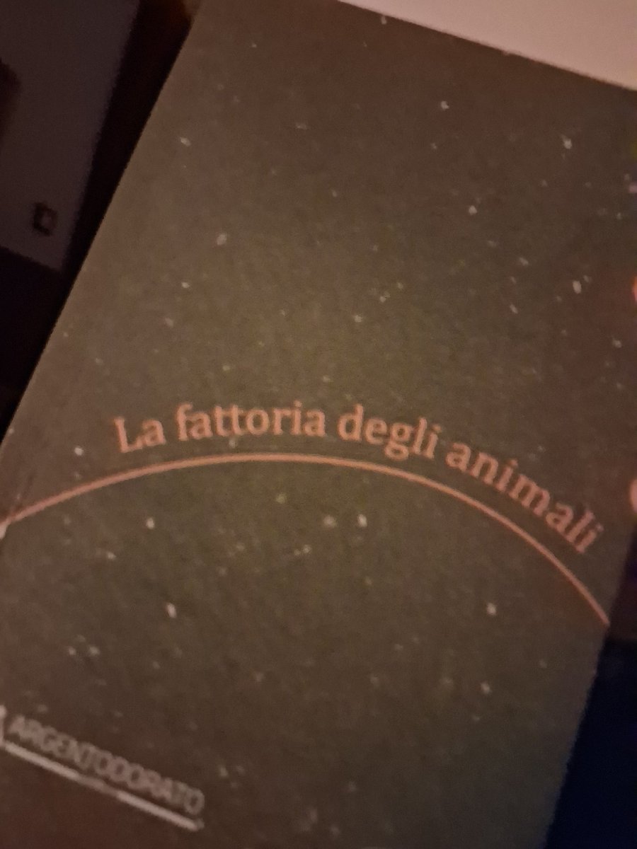 Buongiorno,  manada! Tanto per continuare il nostro cammino letterario, restiamo in tema di metafore potenti,  il libro di cui voglio parlarvi oggi è "La fattoria degli animali" di George Orwell