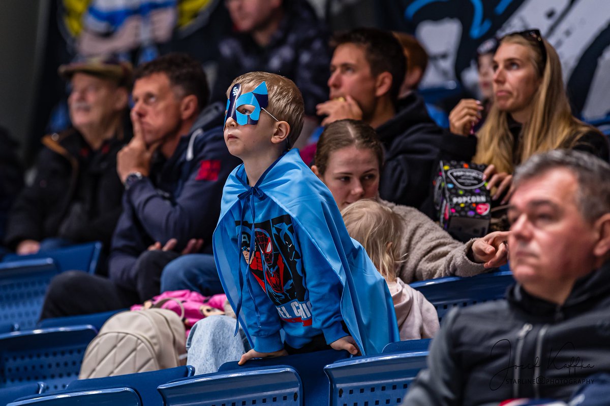 starlinesk's tweet photo. 7. februára 2026 sa na Zimnom štadióne Ondreja Nepelu niesol deň v znamení radosti, rodinnej atmosféry a skvelého športu. Tradičná @hcslovanba Aricoma Kids Game opäť pritiahla stovky malých fanúšikov.
https://t.co/2oWoM0syq3
#hcslovan #kidsgame https://t.co/rN62WtNez5