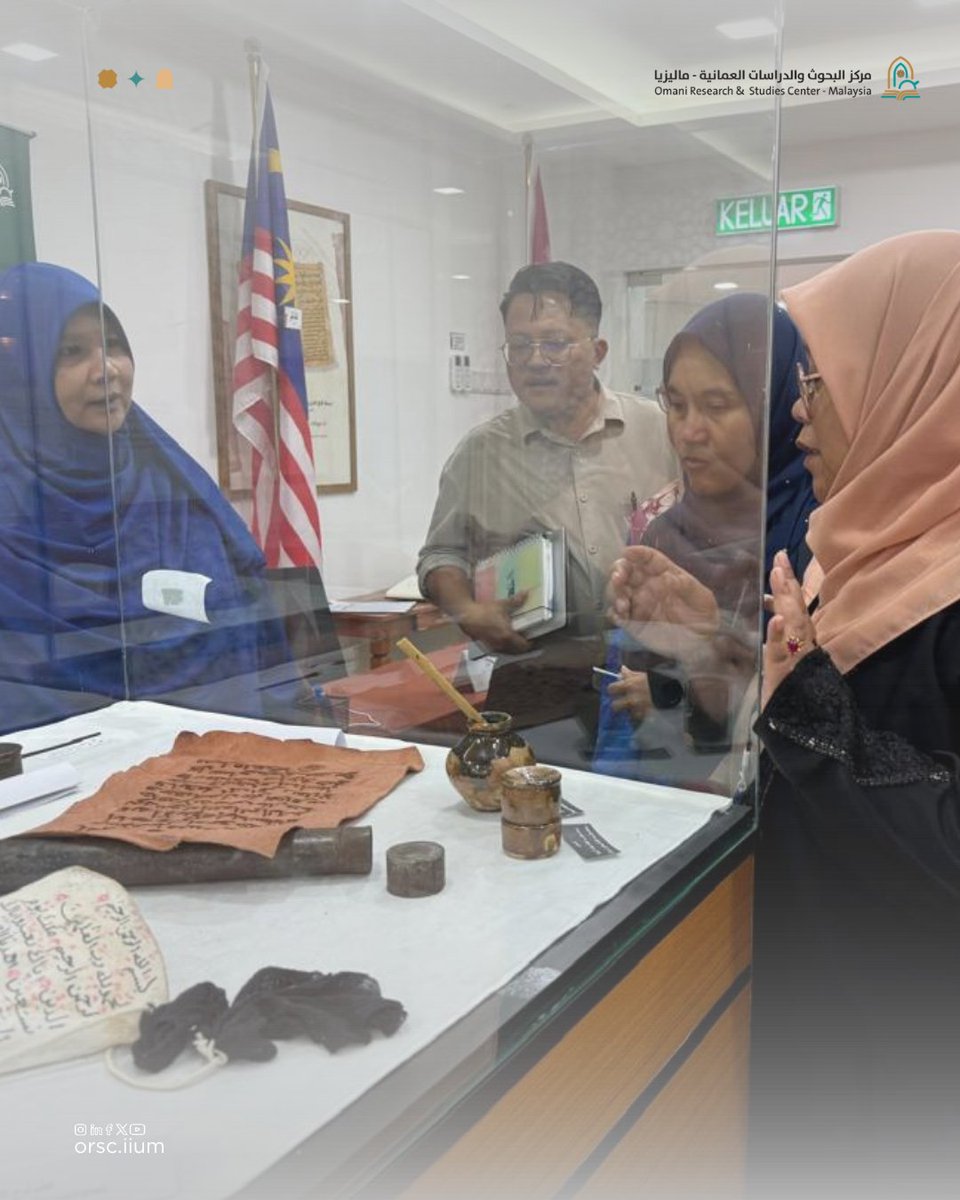 orsc_iium's tweet photo. استقبل مركز البحوث والدراسات العُمانيّة زيارة رسمية من وفد مركز إدارة البحوث وفريق MyRA بالمكتبة من الجامعة الإسلامية العالمية بماليزيا، وذلك في إطار جلسة تبادلية بعنوان ORSC Smart and Aligned Strategies for MyRA 2026.
#orsc #iium https://t.co/W51Peo48gk