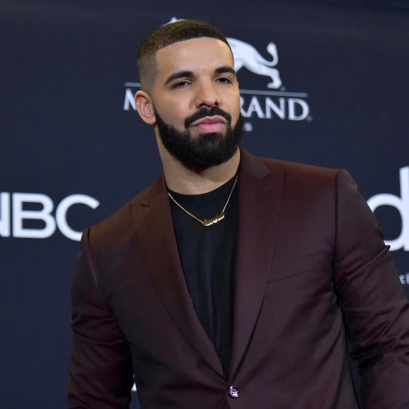 tyorigino's tweet photo. Drakeの呪いが再び

本日行われたNFL頂上決戦スーパーボウル

Drakeはニューイングランド・ペイトリオッツの優勝に賭けるも敗戦

100万ドル（約1億5,700万円）を失う💸 https://t.co/GxBKuGwTMp