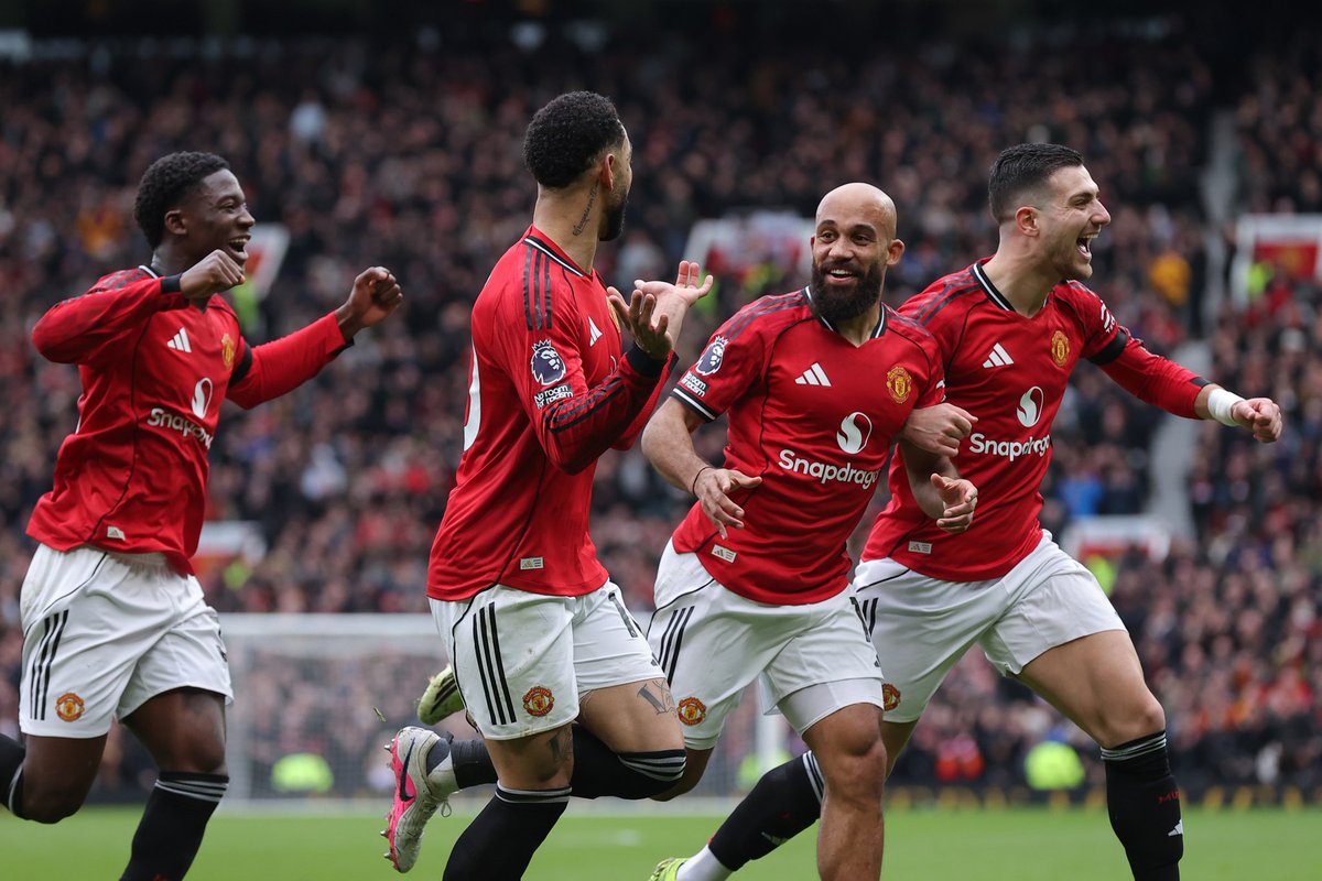 DutchUnitedFans's tweet photo. Fijne week, allemaal 😀
#MUNTOT #MUFC https://t.co/knlxuOxbgJ