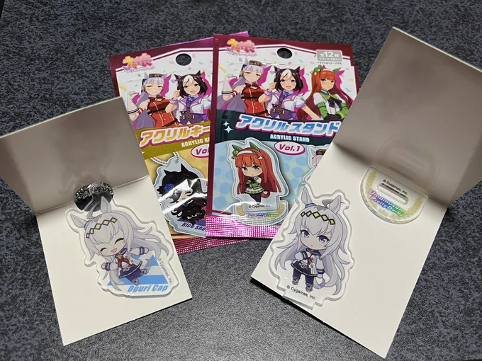 百均のウマ娘のアクスタとキーホルダーがセリアで売ってたので買ってみた オグリ引けて満足