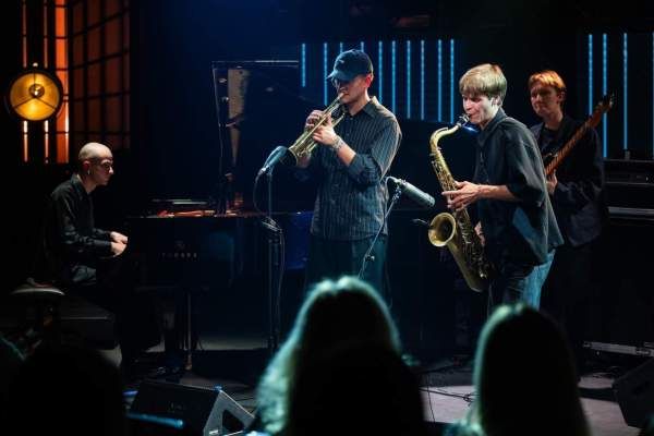 Laureaci Grand Prix prestiżowych konkursów jazzowych – Jazz Juniors, Jazz nad Odrą i Bielska Zadymka Jazzowa – wystąpią przed zaolziańską publicznością. W hawierzowskim Jazz Clubie zagra polski zespół Blu/Bry w ramach Polskiego Czwartku. buff.ly/Bn6EcEX