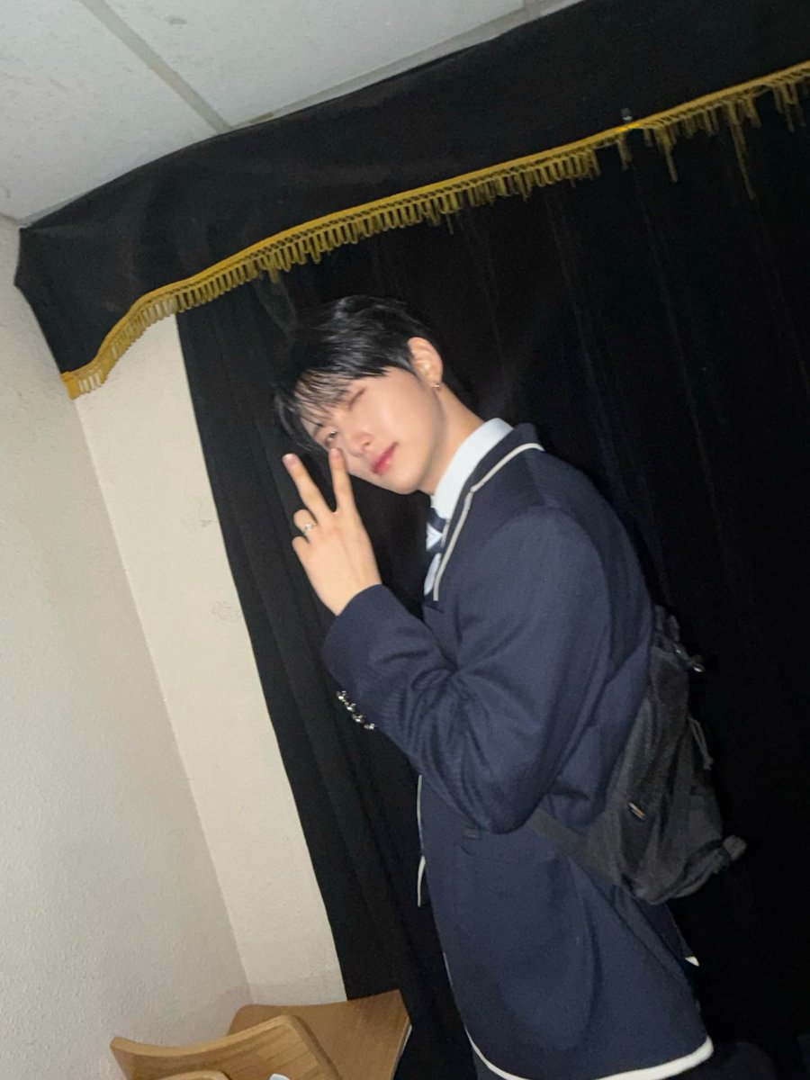Luv__Vity's tweet photo. 비티고 우빈선배 너무 잘생기셨어요 。。🤍
익명이요 https://t.co/zOp9X9blzL