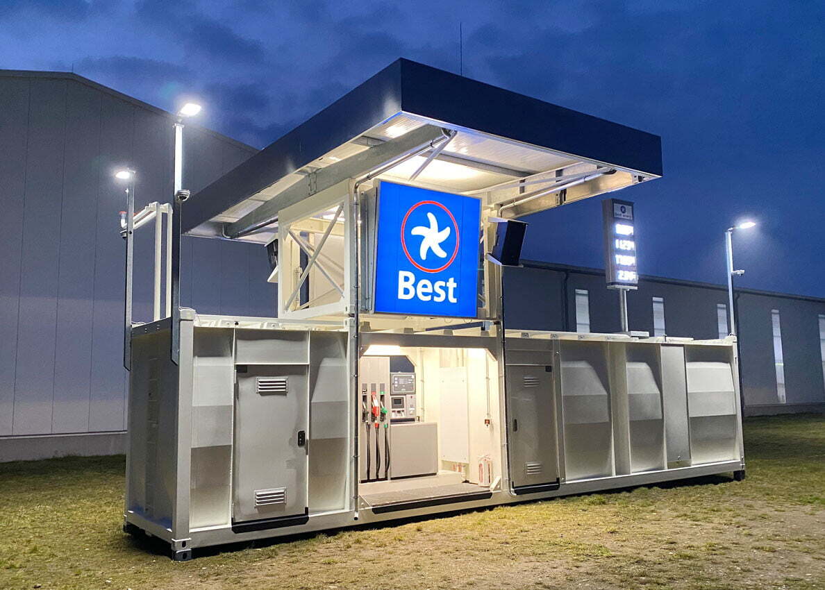 tankcontainer's tweet photo. Staff Free Fuel Stations - The future of gas stations is here!

#Krampitz offers the ultimate automated gas station – ready to operate in just a few hours and completely staff-free.

https://t.co/NtRrJdJtjX

#fuelstation #Storagetank #gasstation #petrolstation https://t.co/T2hGLaWmDu