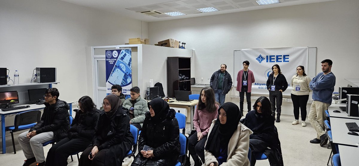 a_ozbeyaz's tweet photo. “Deprem Bölgesinde Gençlerle Robotik Kodlama” başlıklı ve ÜNİDES tarafından desteklenen projemizin ilk dersini Adıyaman Fen Lisesi Öğrencileri ile birlikte gerçekleştirdik. Destek veren kurum ve kuruluşlara teşekkür ederiz.
Eğitimler;
📍 Adıyaman Üniversitesi Elektrik-Elektronik Mühendisliği Bölümü ve
🤖 Bölümümüz IEEE Öğrenci Kulübü koordinasyonunda yürütülmektedir.

Bilim ve teknolojiyle güçlenen gençler için çalışmaya devam ediyoruz. 🚀
@profmehmetkeles @gencliksporbak @adyu2006 @OA_BAK @afenlisesi @erolozvar