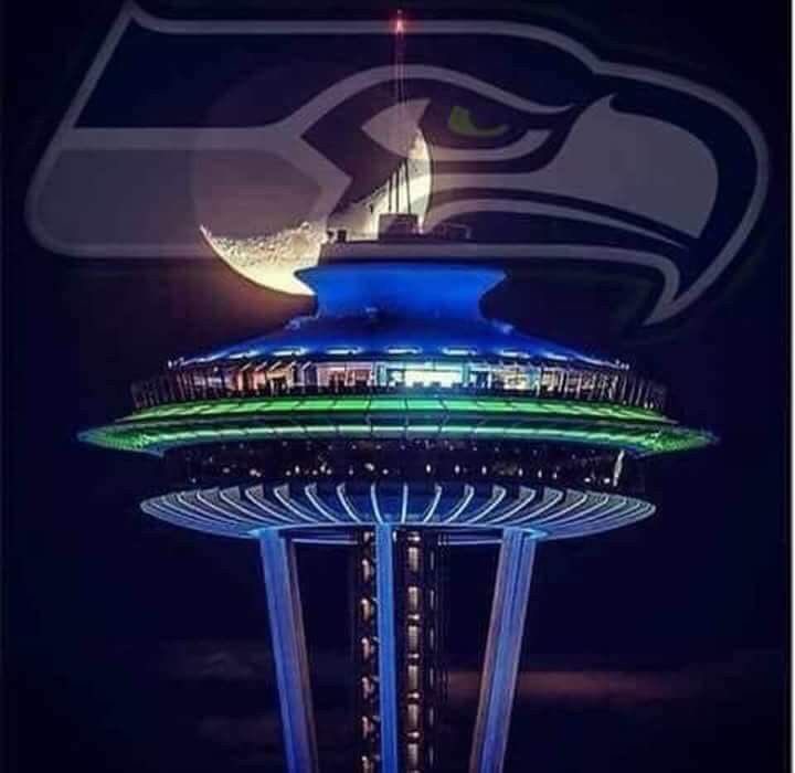 TrueSpaceNeedle's tweet photo. 🏈💚💙👏
#12thman #SuperBowlLX #Seahawks https://t.co/saMT9UnBYP