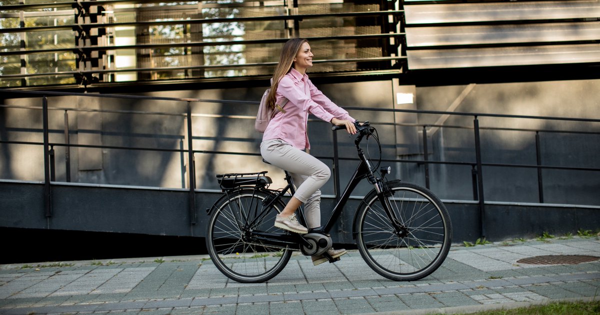 Suytbroeck's tweet photo. Onbezorgd fietsen met uw e-bike? Check uw aansprakelijkheid! https://t.co/M1g6kCdYoK https://t.co/5qCQO5G05q