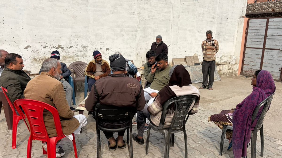 जनसुनवाई: संवाद से समाधान तक" आज धामपुर स्थित मेरे कार्यालय पर धामपुर विधानसभा क्षेत्र के
ग्राम हाफिजाबाद बिहारीपुर एवं सरकड़ा चकराजमल से आये ग्रामीणों की समस्याओं को गहराई से सुना और त्वरित समाधान के लिए संबंधित अधिकारियों से बात कर समाधान के आवश्यक निर्देश दिए।
<a href="/BhimArmyChief/">Chandra Shekhar Aazad</a>