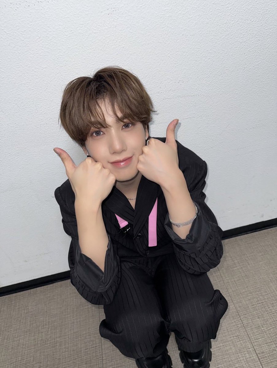 WjdOXTJVxRBviGz's tweet photo. 今頃コロナに感染…
からの今日復帰！
推し活💛したーーーい
逢いたかですたいズタ🦄ぴょん💕おらにパワーを❣️
Sapporo…行きたかった😭
#nssign 
#카즈타／#KAZUTA
#정성윤／#JUNGSUNGYUN
#이한준／#LEEHANJUN
#장희원／#JANGHUIWON
#윤도하 / #YUNDOHA
#로빈 / #ROBIN
 #로렌스 / #LAURENCE
#nSSign https://t.co/x5RY0jSnkC