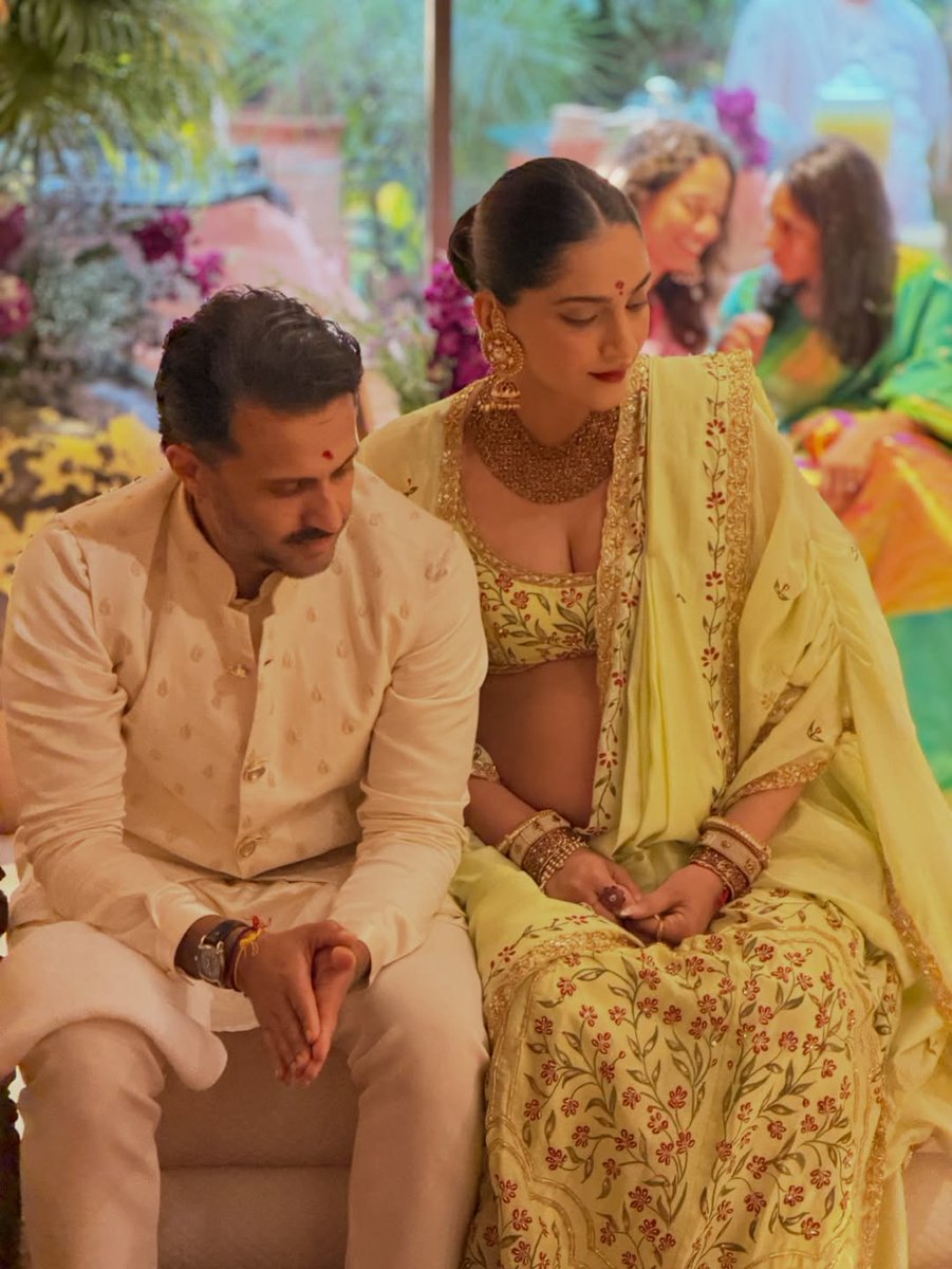 HydTimes's tweet image. Miheeka pens an emotional note and posts photos from Sonam Kapoor’s baby shower.

#Miheeka #SonamKapoor #Babyshower