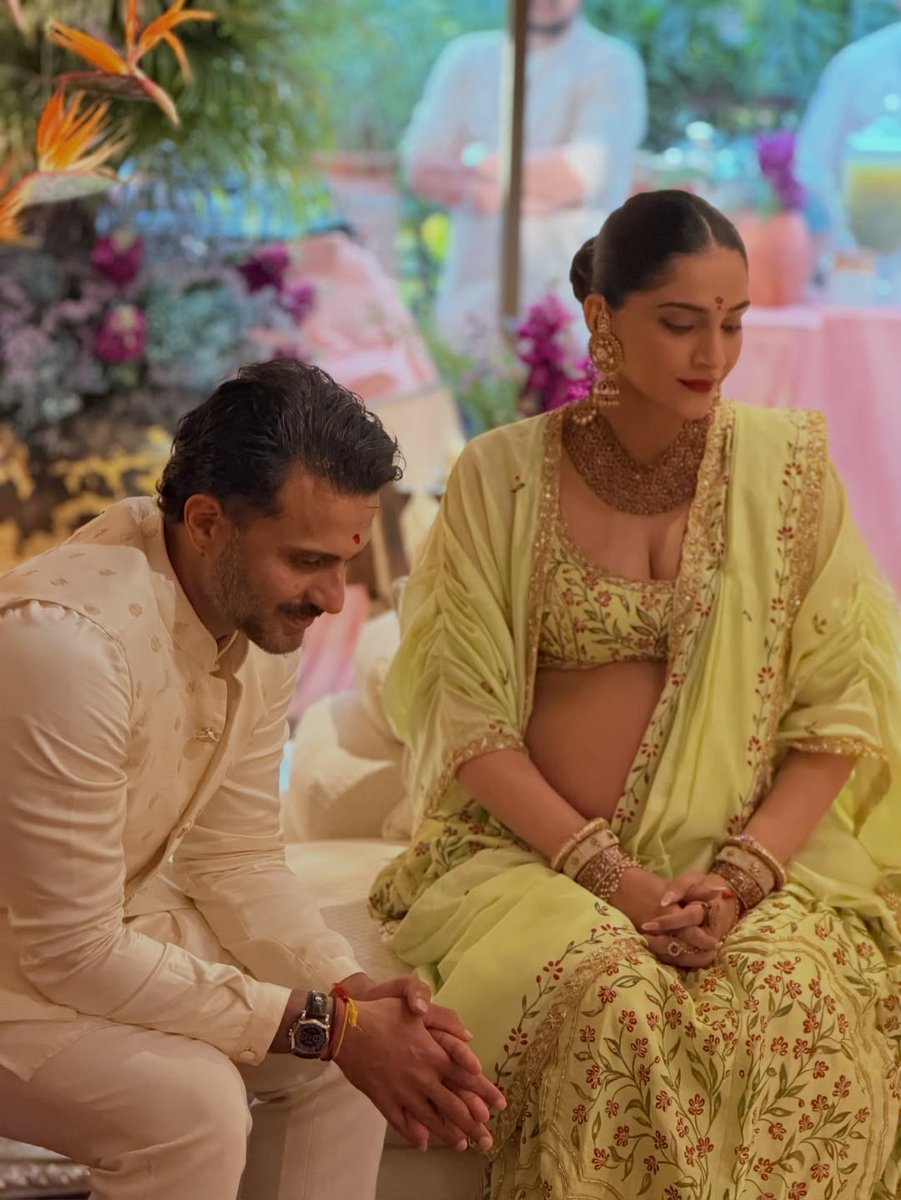 HydTimes's tweet image. Miheeka pens an emotional note and posts photos from Sonam Kapoor’s baby shower.

#Miheeka #SonamKapoor #Babyshower