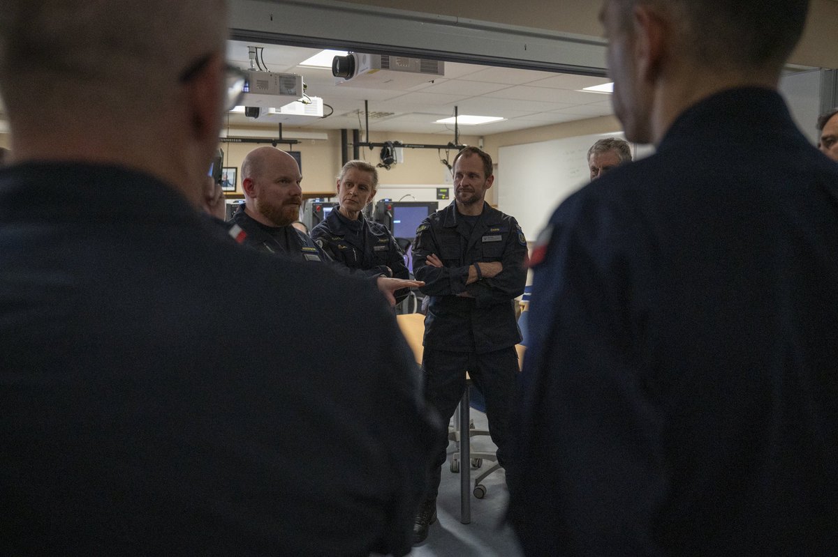 At the end of last year, Poland announced that it had selected Sweden for its upcoming submarine program and that it intends to purchase three new submarines. The deal also entails that Poland wishes to lease an older Swedish submarine and receive training on it.