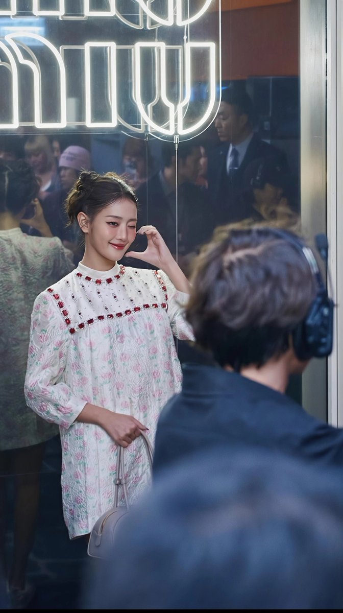 vegaz's tweet photo. i-dle Minnie 米妮出席香港Miumiu活動😍 

https://t.co/lUfZXxSQpR

#MINNIE #G_I_DLE #GIDLE #민니 #여자아이들 #アイドゥル #มินนี่ #ミンニ #金米妮 #idle #아이들
 #MIUMIUxMINNIE #MIUMIU https://t.co/8beTWoq6MI