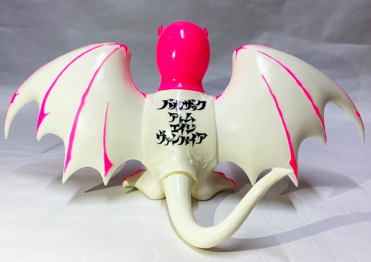 2026年VALENTINE SKULLMAN & SKULLBATは、究極のバイカラーボディ