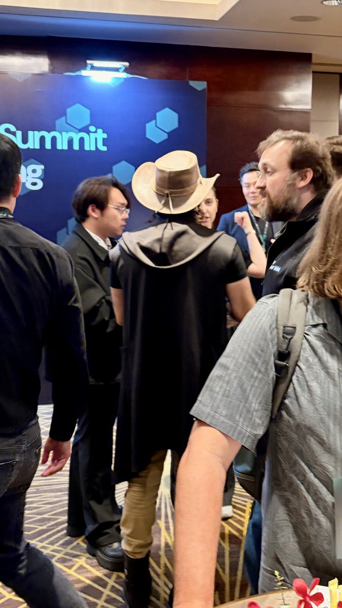 g0dbase's tweet photo. Spotted @IOHK_Charles !!! Gm! https://t.co/tNS9lGKu52