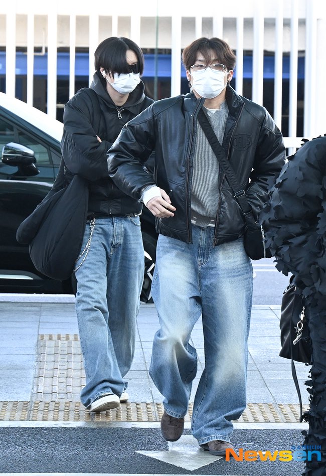 同居してるからって格好かぶすぎて凄い