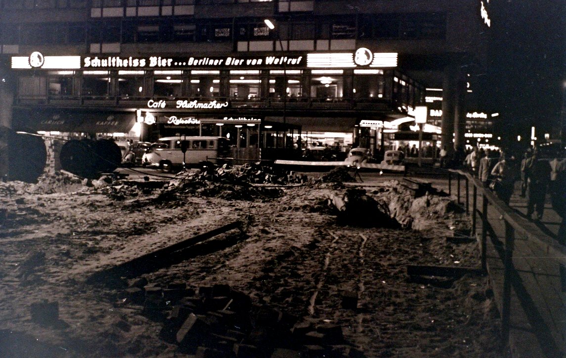West Berlin, near Bahnhof Zoo, 31 July 1960. Previously unpublished. I post photographs taken on my Berlin visits in the 1950s and 1960s. 180 unique historic street images of East and West Berlin are in my book "Berlin in the Cold War" (Amberley Publ.). #Berlin